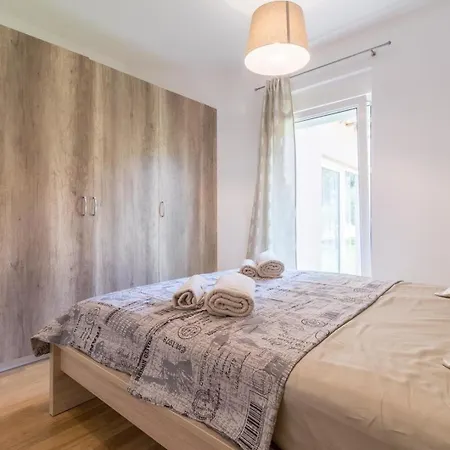 Holiday home Mit Privatpool Fuer 18 Personen Ca 400 Qm In Valtura, Istrien Suedkueste Von Istrien Pula