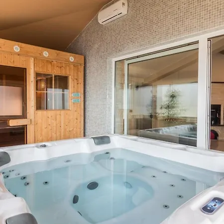Mit Privatpool Fuer 18 Personen Ca 400 Qm In Valtura, Istrien Suedkueste Von Istrien