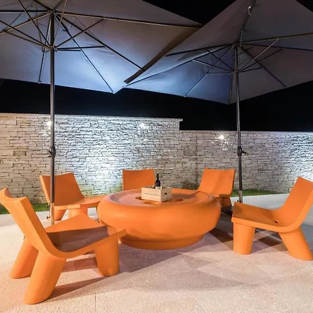 Mit Privatpool Fuer 18 Personen Ca 400 Qm In Valtura, Istrien Suedkueste Von Istrien